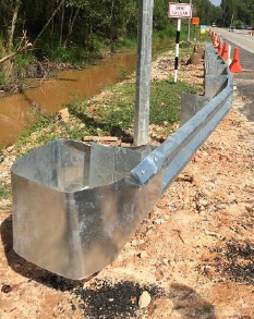 Highway Guardrail M180 Hot Dip Galvanized W Beam 2.7mm Thickness
