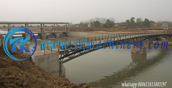 Steel Pedestrian Bridge with Long Span and Heavy Load Capacity in Anti-Skid Deck