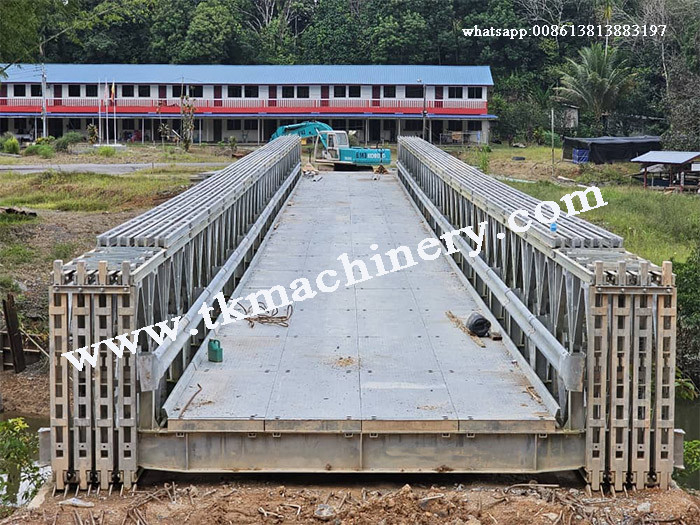 60m Long Span Galvanized Steel Bridge for Heavy Load 4.2m Extra Wide Footway and 9m Ramp